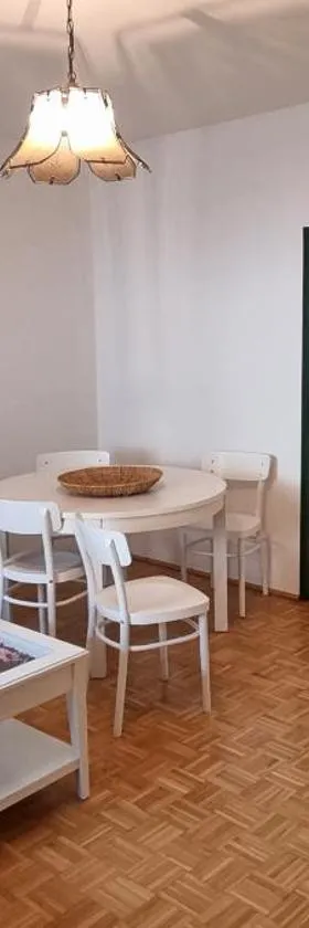 Apartment in Fischamend 2 Bedrooms - 3 Beds，位于Fischamend Markt的酒店