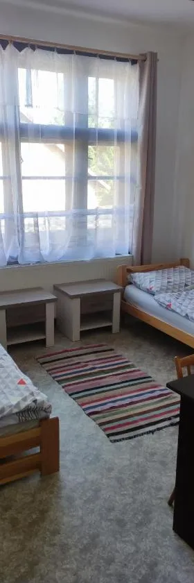 Nároďák Jaroměř ,UBYTOVÁNÍ，位于亚罗梅日的酒店