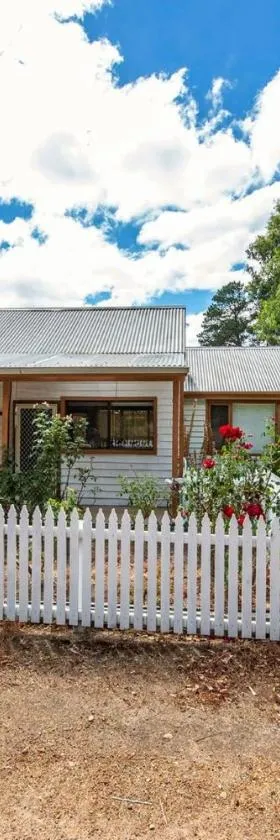 Rose Cottage Nannup，位于楠立的酒店