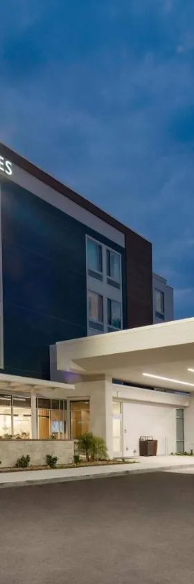 SpringHill Suites by Marriott Phoenix Goodyear，位于嘉年的酒店