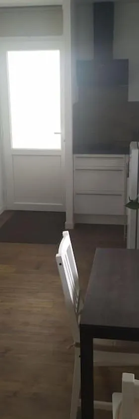 Appartement indépendant, calme 2 adultes, 2 étoiles，位于Fleuré的酒店