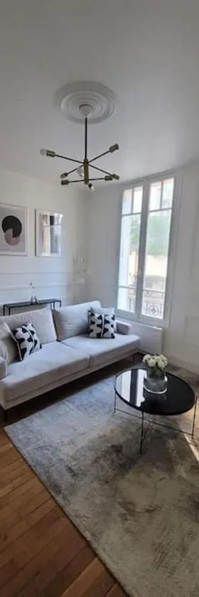La Villa - Charmant logement proche Paris，位于圣芒代的酒店