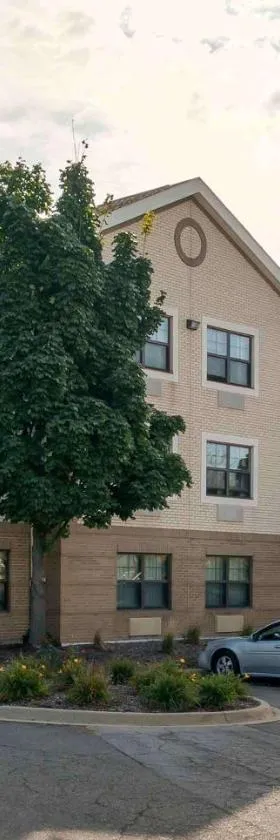 底特律大都会机场长住酒店，位于罗缪勒斯的酒店