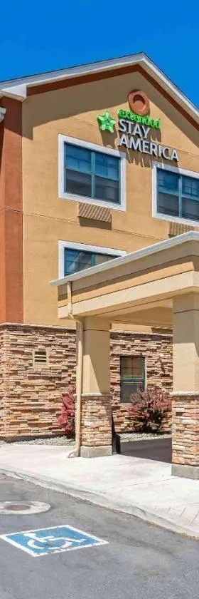 美国延住公寓式酒店 - 里诺 - 南梅多斯，位于里诺的酒店