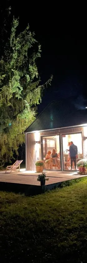 Domki Skandynawskie nad Pilicą, Duży Domek，位于Krzemień的酒店