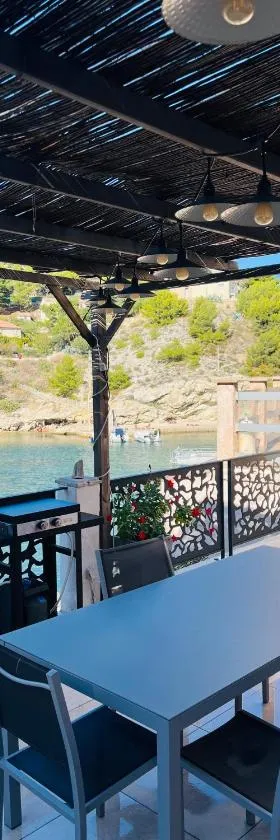Cabanon vue mer L ilette Niolon Côte bleue，位于乐罗夫的酒店