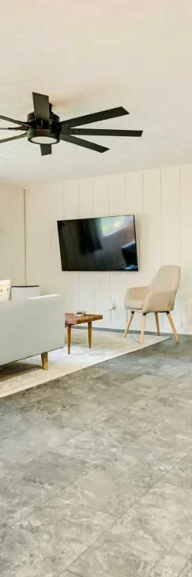 Modern Studio Less Than 13 Mi to Saratoga Racetrack!，位于鲍尔斯顿温泉村的酒店