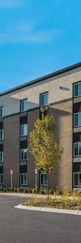 WoodSpring Suites Detroit Sterling Heights，位于斯特灵海茨的酒店