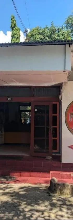 Guest House Dorm Floressa，位于毛梅雷的酒店