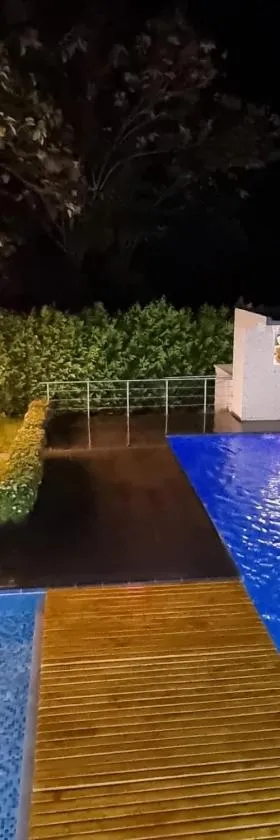 Hotel Puerto Triunfo，位于多拉代尔的酒店
