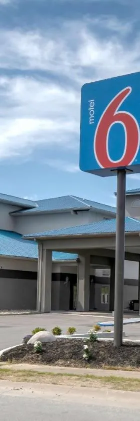 Motel 6 Walton, KY - Richwood - Cincinnati Airport South，位于Walton的酒店