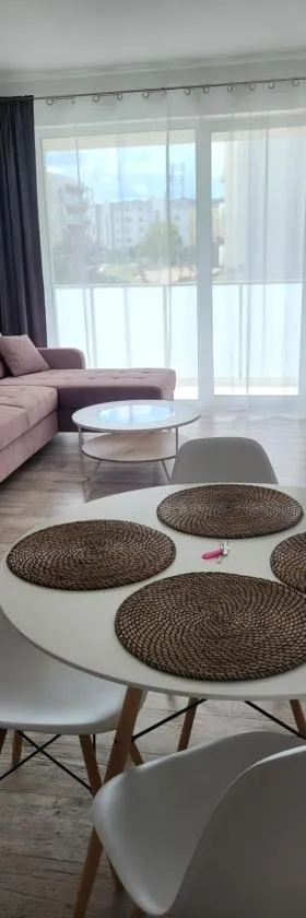 Caskada Modern Apartments 2 NOWY APARTAMENTOWIEC WINDA，位于斯武普斯克的酒店