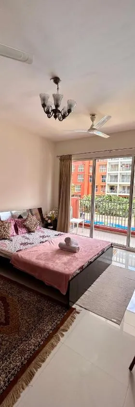 Good Stay Pool view Premium Studio Apartment 206，位于达波林的酒店