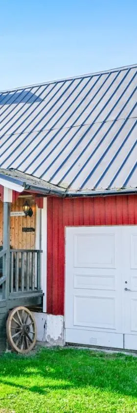 Ängagården - Gårdshuset，位于Våxtorp的酒店