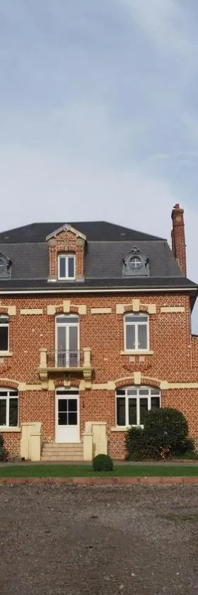 Chez Bérénice et Clément，位于Miraumont的酒店