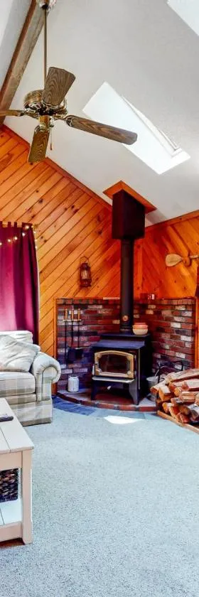 Moose Pond Retreat，位于Bridgton的酒店