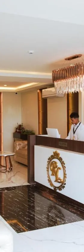 ROYALE LALAWI HOTEL，位于艾藻尔的酒店