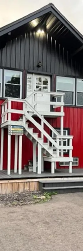 Froggy Goggle Barn，位于Marathon的酒店