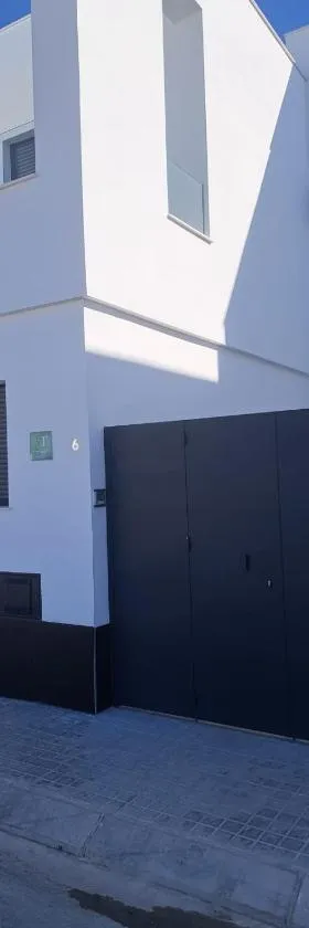 APARTAMENTO TURISTICO EN LEBRIJA，位于莱夫里哈的酒店