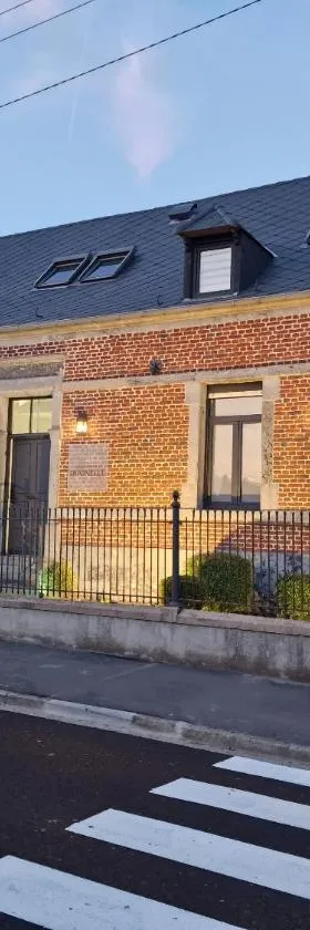 Le domaine de la Rhonelle，位于Villers-Pol的酒店