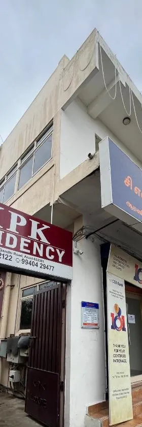 KPK Residency Arani，位于Ārani的酒店