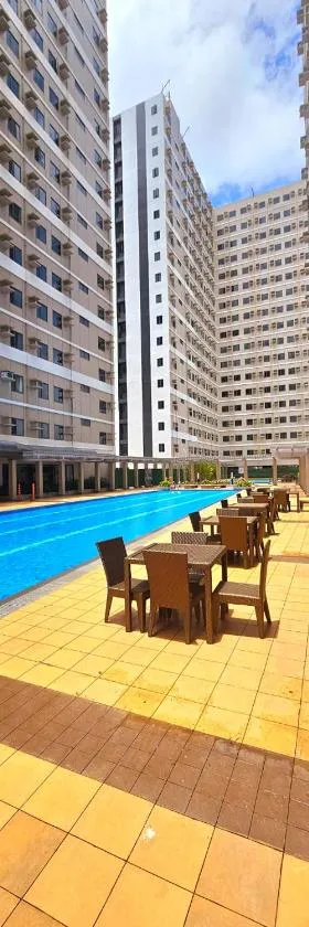 Acellyne's Suites at Green 2 Residences with Netflix!，位于达斯马里尼亚斯的酒店