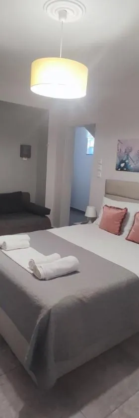 Studio Santa Monica，位于特里卡拉的酒店