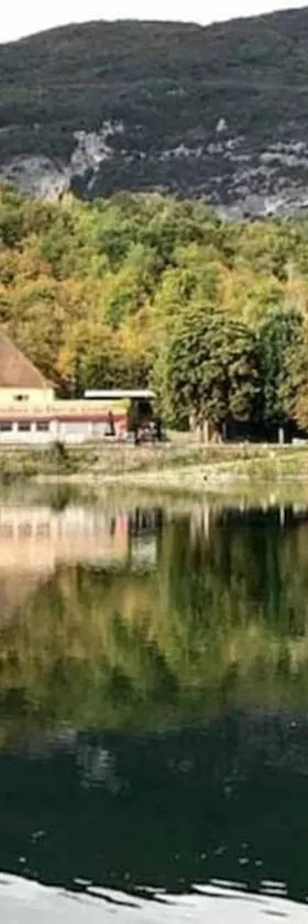 La Villa Bacchus，位于Groslée的酒店