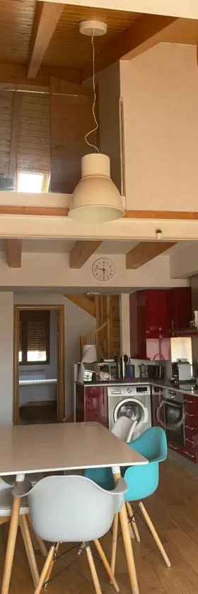 Ático en la Antigua Casa de Correos，位于莫利纳德亚拉贡的酒店
