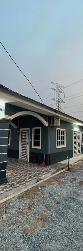 Manong Kuala Kangsar Homestay Chegu Wok，位于Manong的酒店
