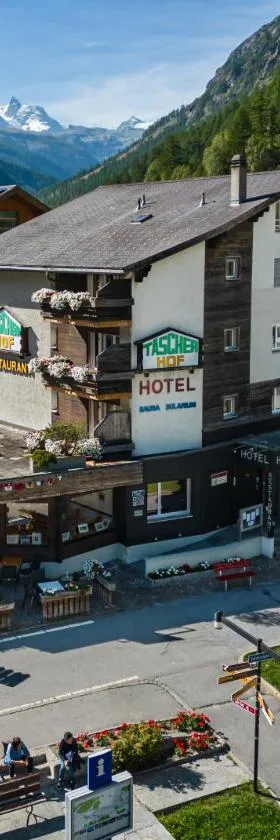 Hotel Taescherhof，位于塔什的酒店