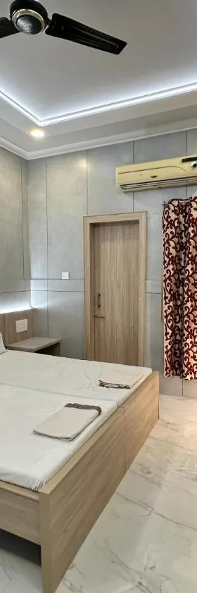 Hotel Garg，位于Fīrozābād的酒店