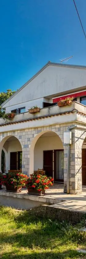 Apartman ALEN，位于Klanice Dobrinj的酒店
