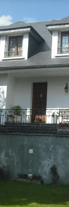 乐普隆达特住宿加早餐旅馆，位于La Barthe-de-Neste的酒店