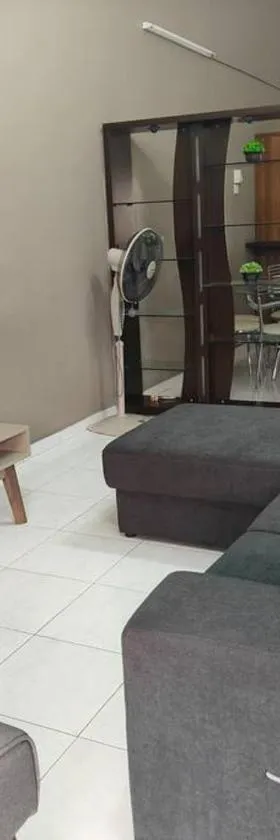 June's Homestay@ Puteri Wangsa near Aeon & IKEA，位于乌鲁地南的酒店