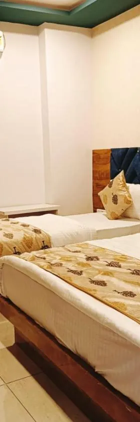 Hotel Maan Palace，位于巴罗达的酒店