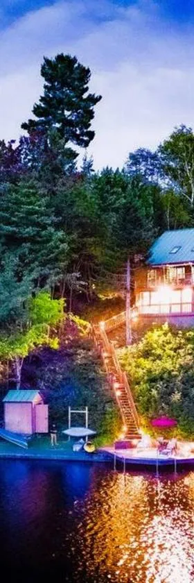 Stairway To Heaven-VT Lakefront!，位于Eden的酒店