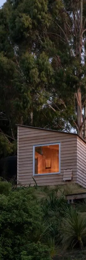 Russell's Cabins，位于Omihi的酒店