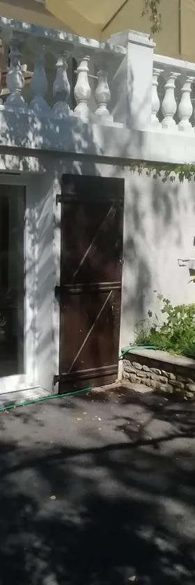 Logement avec 2 chambres pour 5 personnes maxi，位于Saint-Éloy-de-Gy的酒店