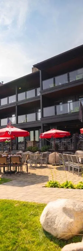 Quarterdeck Resort，位于Nisswa的酒店