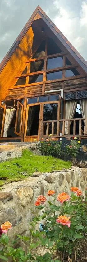 Ban Kaew Mo Ra Glamping & Restaurant，位于Pang Mapha的酒店
