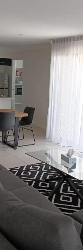 Spacious family home，位于斯普林菲尔德湖区的酒店