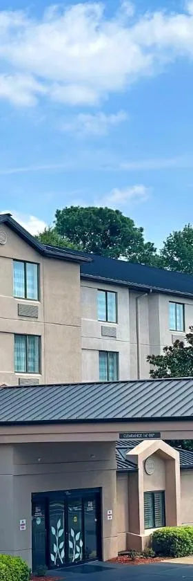 Sleep Inn & Suites Near Columbus - State University Area，位于哥伦布的酒店