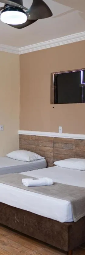 Hotel Nixon Próximo, Rodoviária, Prefeitura e a Matriz central，位于Itaí的酒店