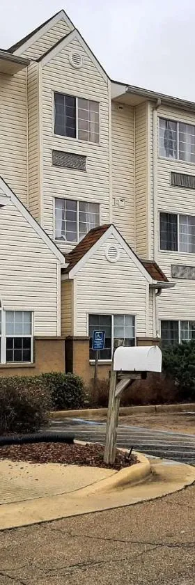 Starkville Inn & Suites，位于斯塔克维尔的酒店