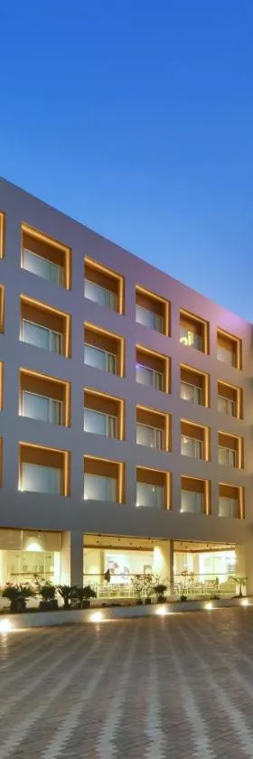 Click Hotel Pithampur，位于Mhow的酒店