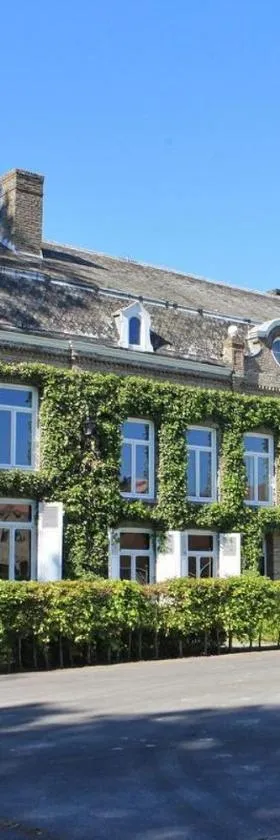 Kasteel Sint-Flora，位于弗尔内的酒店
