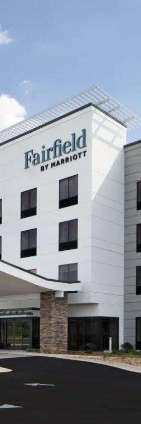 Fairfield by Marriott Inn & Suites Whitsett Greensboro East，位于Whitsett的酒店