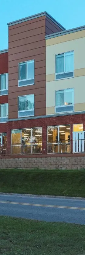 Fairfield Inn & Suites Marquette，位于马凯特的酒店
