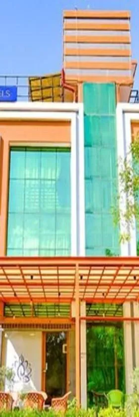 FabHotel Siddharth Corporate - Vavol, Gandhinagar，位于甘地讷格尔的酒店